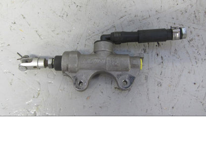 Framsidan på Bromshuvudcylinder från en Yamaha YZF R6 -2006 motorcykel.