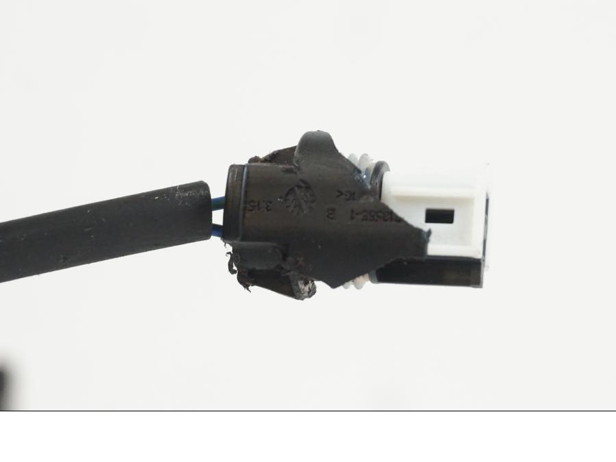 Extrabild2 på Kabelstam från en BMW R 1250 GS -2021 motorcykel.