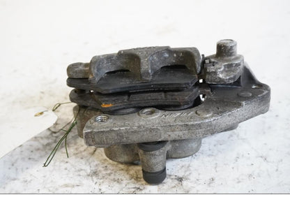 Baksidan på Bromsok från en Kawasaki KLX 650 -1993 motorcykel.