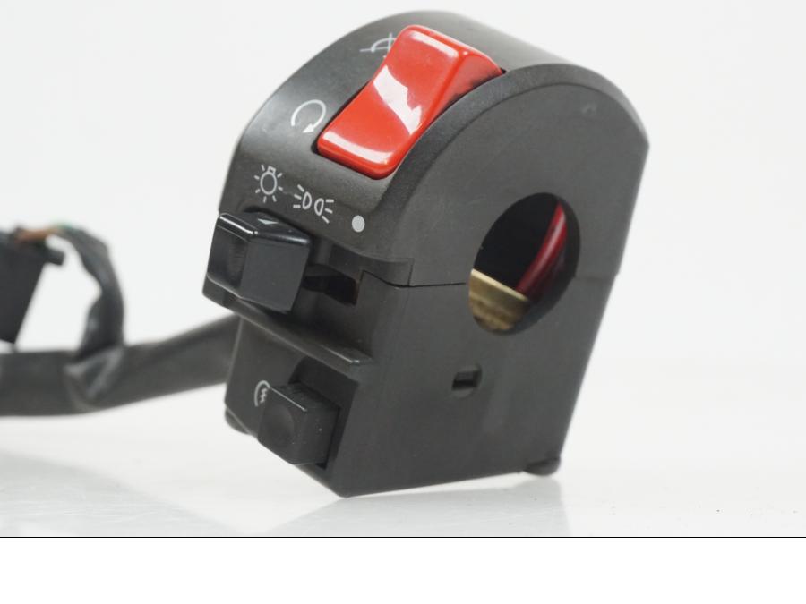 Baksidan på Styrelreglage från en Yamaha XJ 900 -1997 motorcykel.