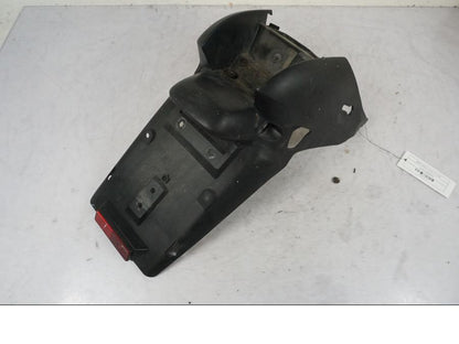 Framsidan på Bakskärm från en BMW R 850 R -2004 motorcykel.