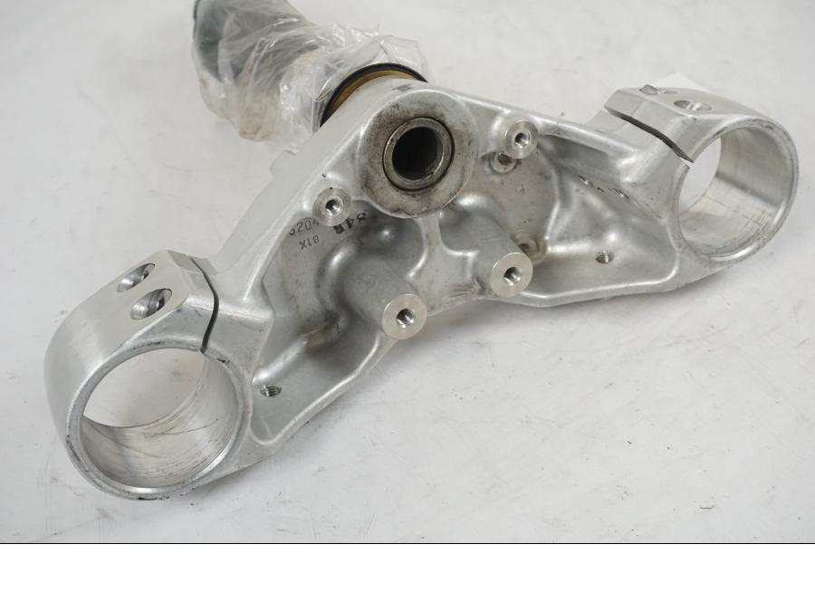 Extrabild1 på Gaffelkrona från en Suzuki VZR 1800 -2009 motorcykel.