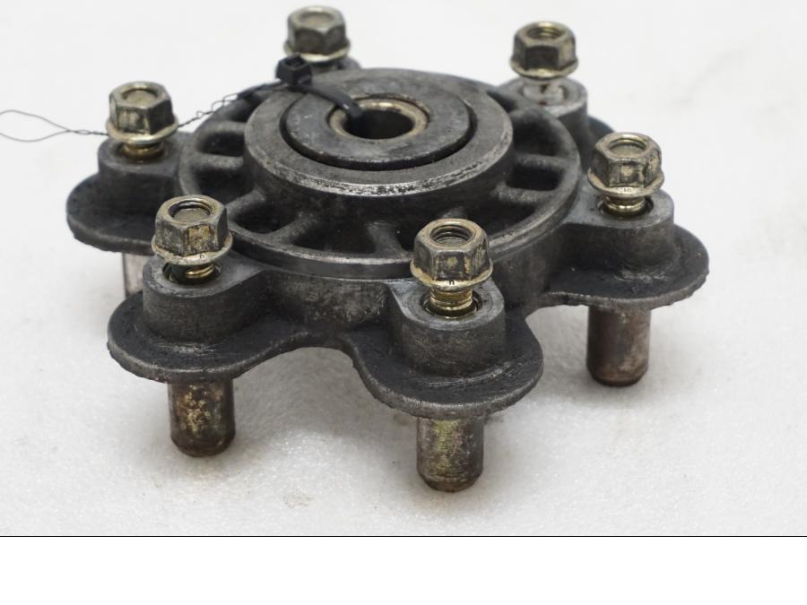 Framsidan på Drevfäste från en Ducati Monster 900 -1998 motorcykel.