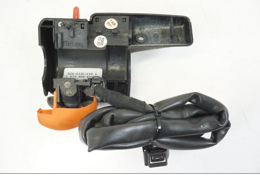 Höger sida på Styrelreglage från en BMW K 1200 LT -2004 motorcykel.