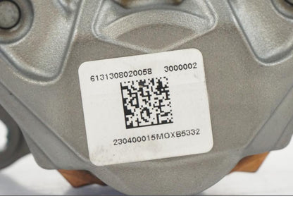 Snett uppifrån på Bromsok från en KTM 1290 Super Duke R EVO -2023 motorcykel.