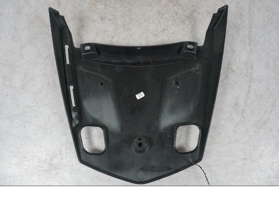 Vänster sida på Bakvinge från en BMW K 1600 GTL -2015 motorcykel.