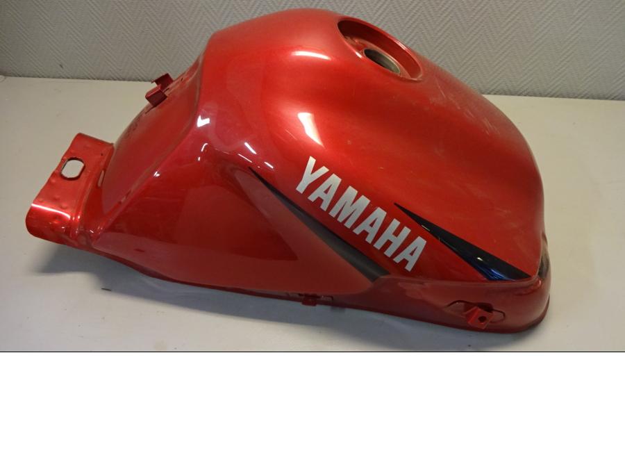 Framsidan på Bensintank från en Yamaha TDM 850 -1999 motorcykel.