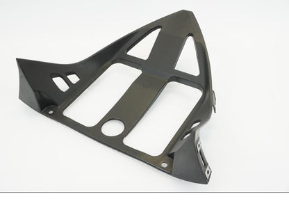 Höger sida på Trekanten från en Aprilia RSV 1000 -2004 motorcykel.