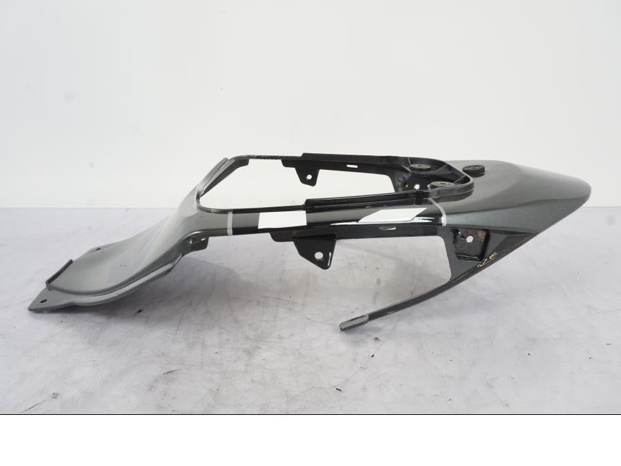 Baksidan på Bakvinge från en Suzuki GSX-R 1000 -2005 motorcykel.