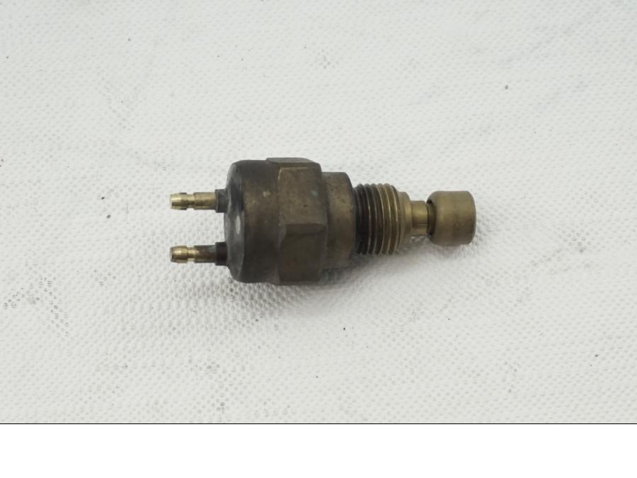 Framsidan på Vattenkylgivare från en Kawasaki VN 1500 Classic Tourer -2001 motorcykel.