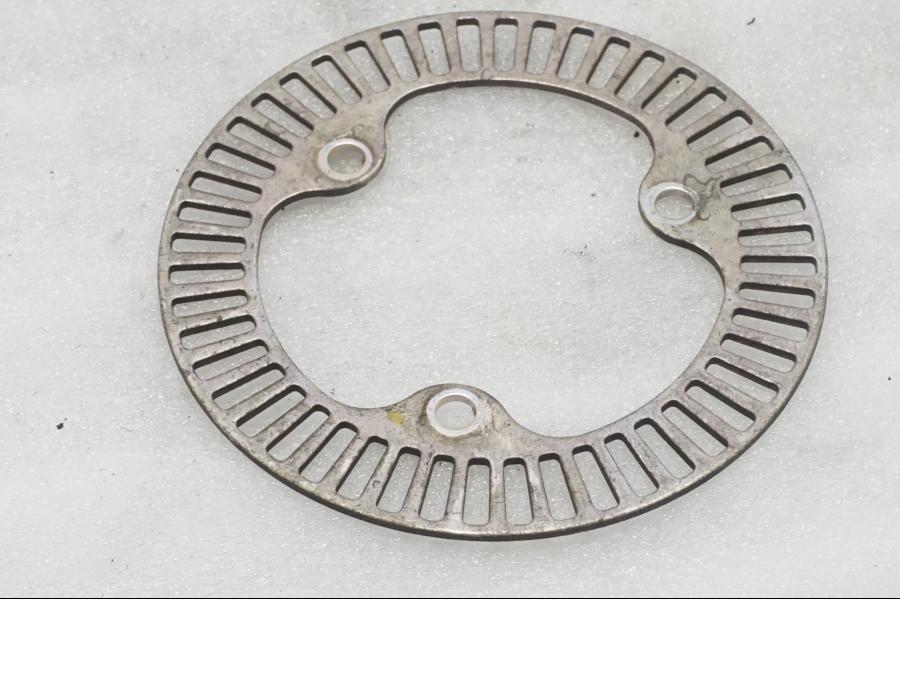 Framsidan på ABS krans från en KTM 125 Duke -2015 motorcykel.