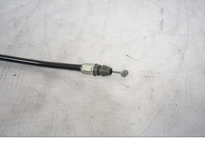 Snett uppifrån på Sadellåsmekanism från en Kawasaki ER-6N -2012 motorcykel.