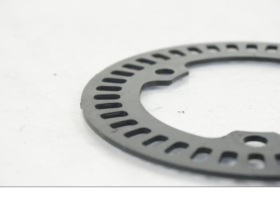 Baksidan på ABS krans från en Yamaha MT-07 -2019 motorcykel.