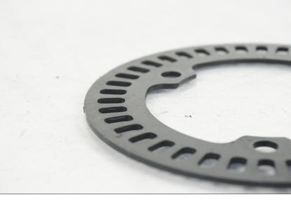 Baksidan på ABS krans från en Yamaha MT-07 -2019 motorcykel.