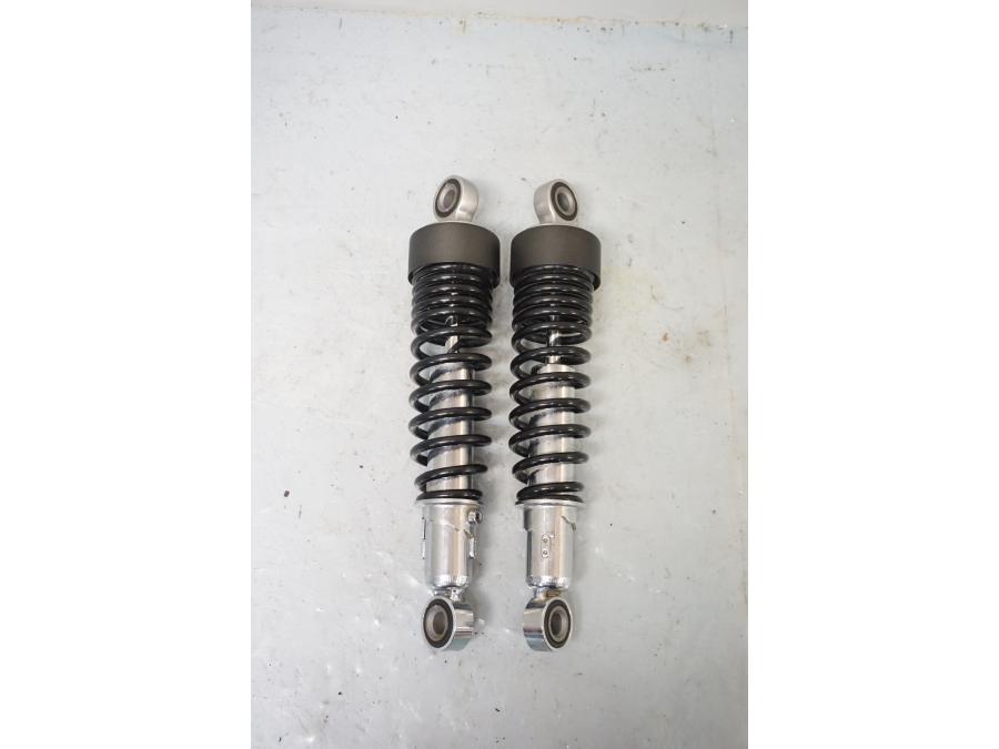 Framsidan på Stötdämpare från en Triumph Street Twin -2016 motorcykel.