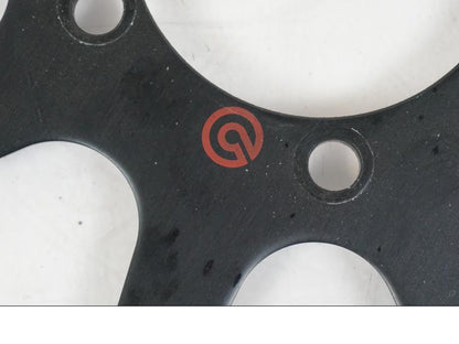 Baksidan på Bromsskiva från en KTM 1290 Super Duke R EVO -2023 motorcykel.