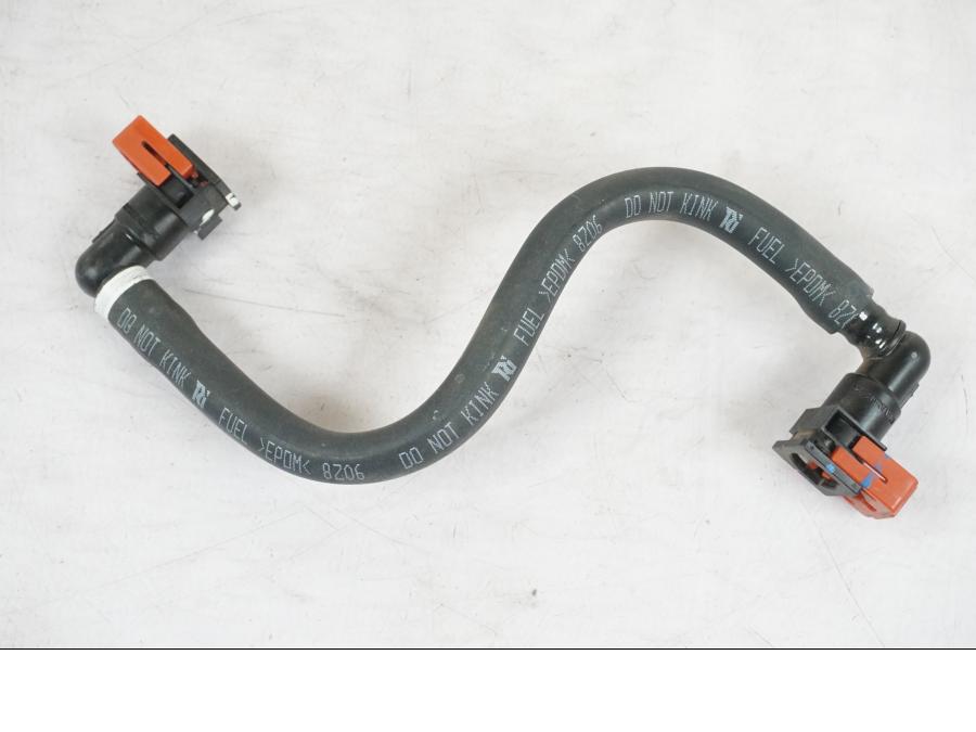 Framsidan på Bensinledning från en Kawasaki Z 900 -2019 motorcykel.