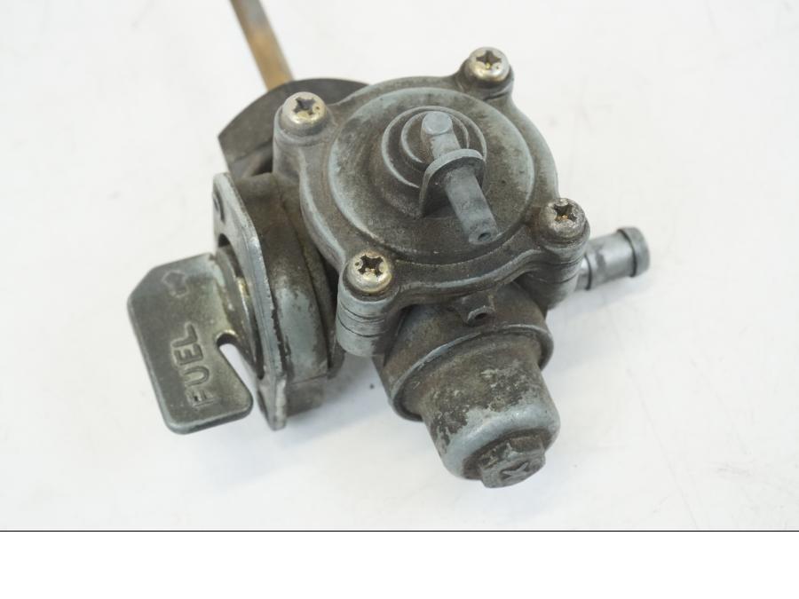 Extrabild1 på Bensinkran från en Honda CB 750 -2002 motorcykel.