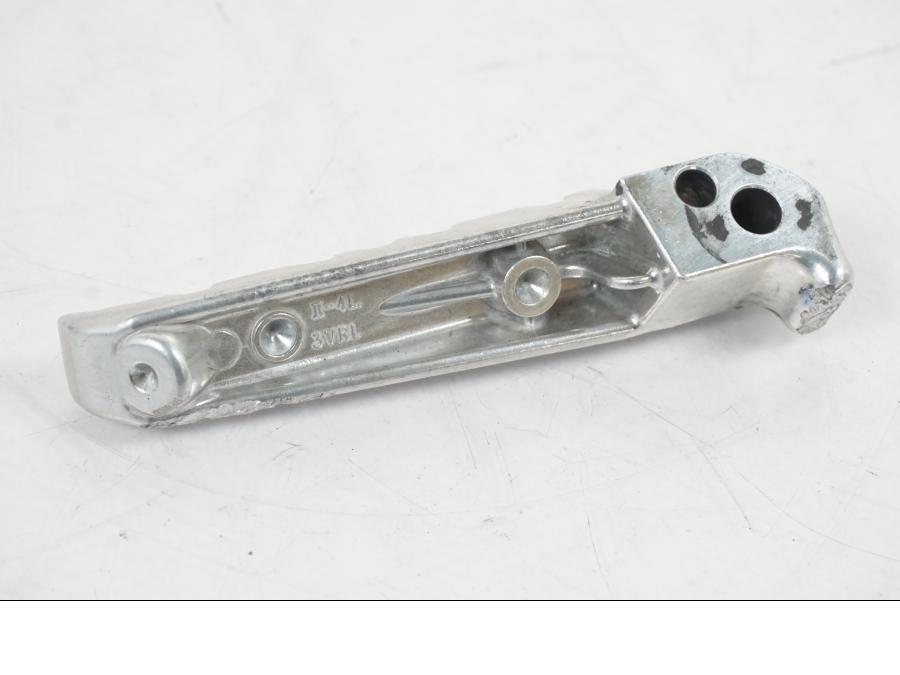 Vänster sida på Fotpinne från en Yamaha MT-07 -2019 motorcykel.