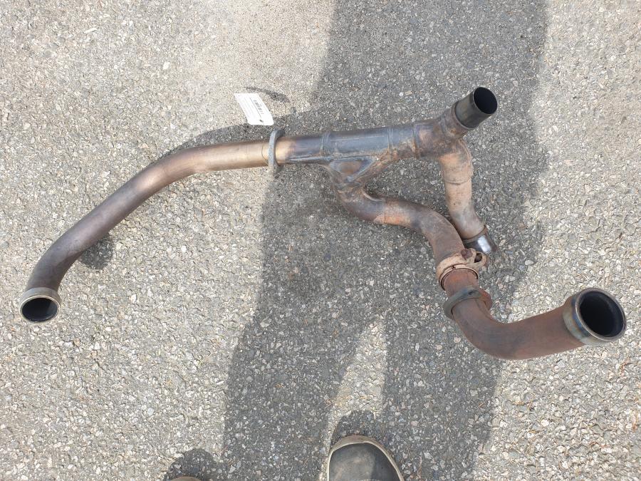 Framsidan på Grenrör från en Honda XL 1000 V -1999 motorcykel.