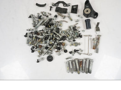 Framsidan på Skruv / Mutter etc från en KTM 790 Duke -2019 motorcykel.