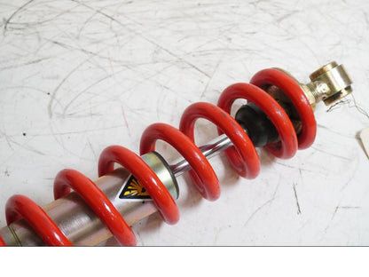 Höger sida på Stötdämpare från en Yamaha DT 125 -2006 motorcykel.