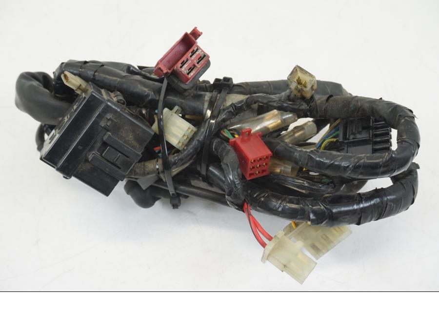 Vänster sida på Kabelstam från en Honda CB 750 -2002 motorcykel.