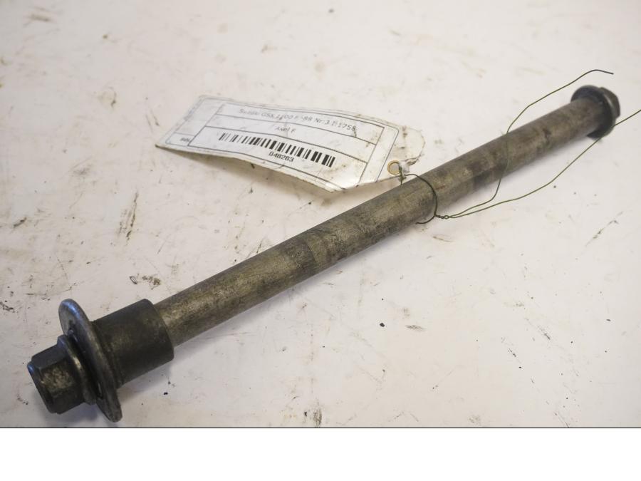 Framsidan på Axel från en Suzuki GSX 1100 F -1988 motorcykel.