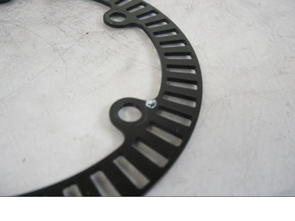 Höger sida på ABS krans från en KTM 1290 Super Duke -2019 motorcykel.