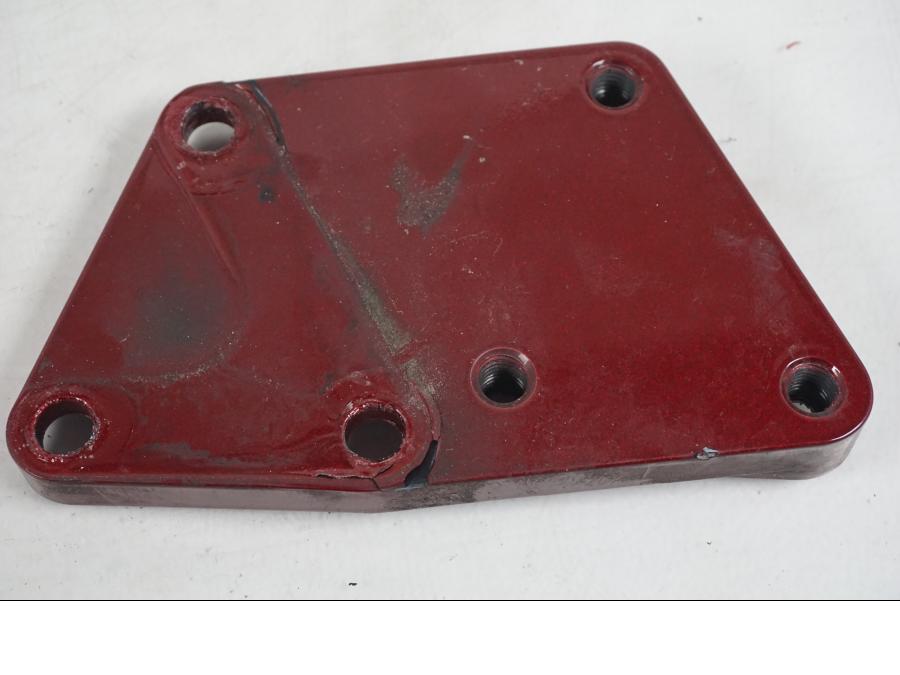 Extrabild1 på Fotpinnefäste inre från en H-D Softail FXCW Rocker -2008 motorcykel.