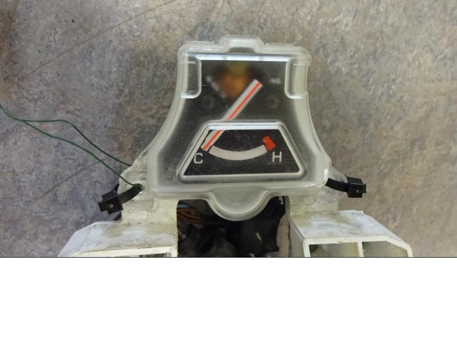 Baksidan på Instrumentpanel från en Yamaha TZR 125 -1990 motorcykel.