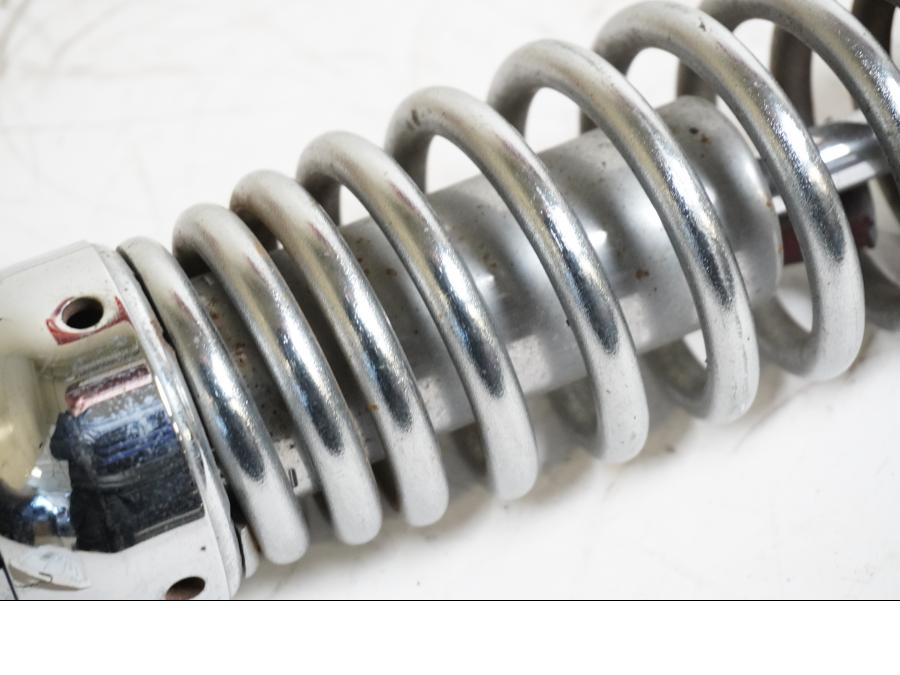 Höger sida på Stötdämpare från en Yamaha XV 1100 -1994 motorcykel.