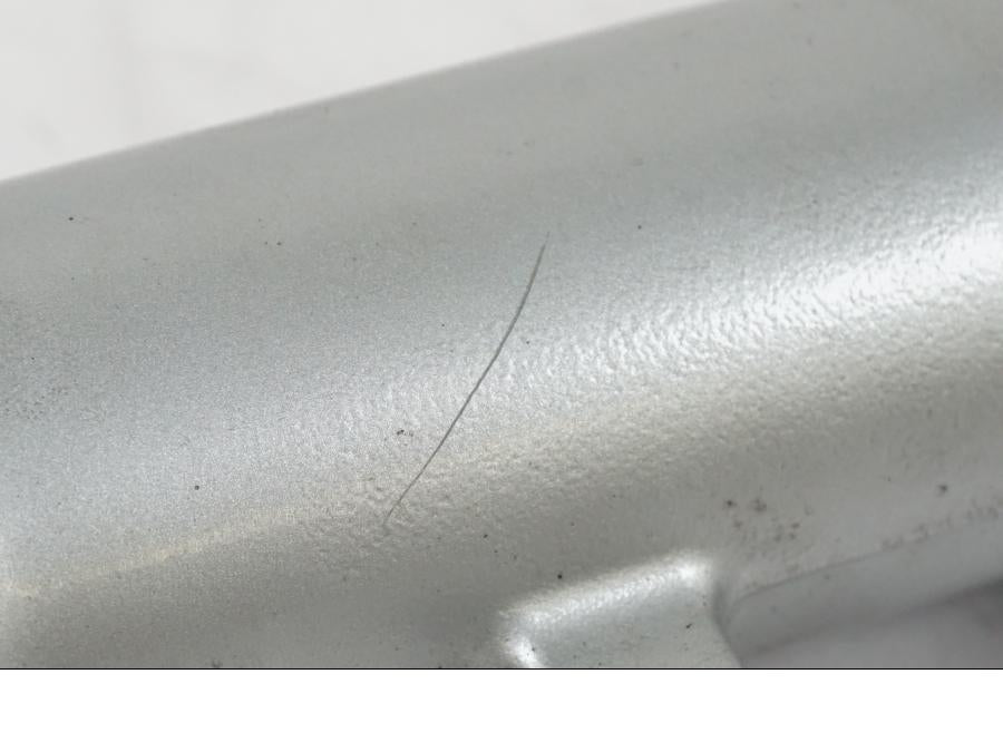Vänster sida på Gaffelben från en Suzuki SV 650 S -2005 motorcykel.