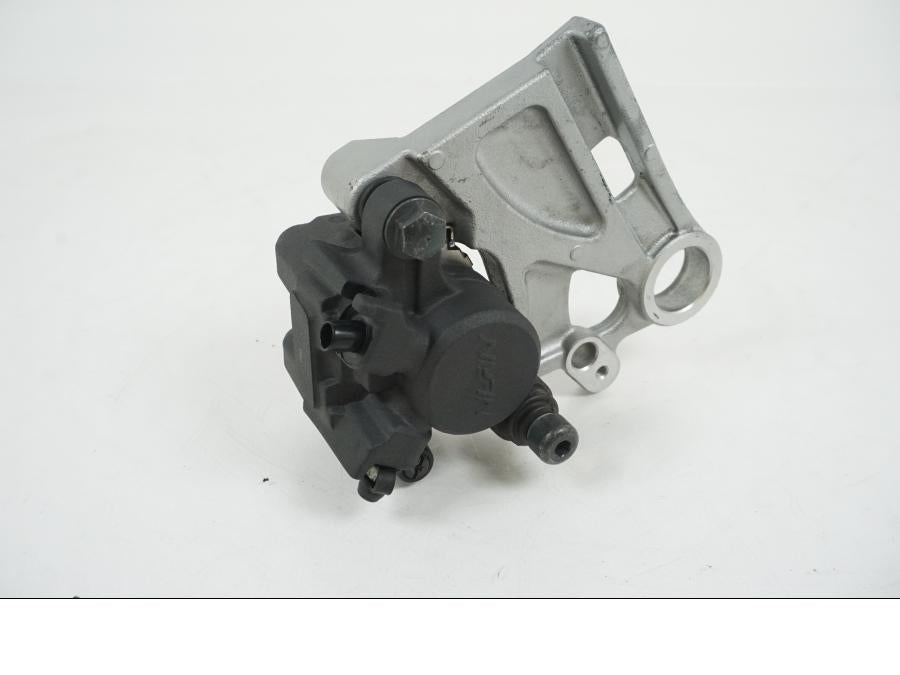 Vänster sida på Bromsok från en Yamaha MT-09 Tracer -2021 motorcykel.