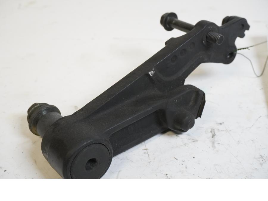 Framsidan på Bromsoksfäste från en Honda VF 750 S -1982 motorcykel.