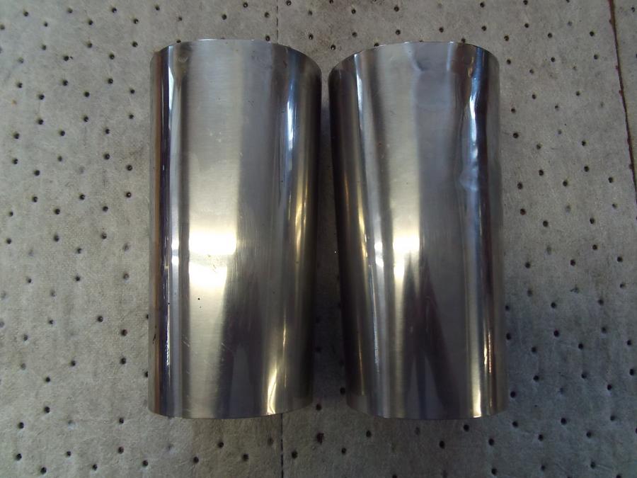 Baksidan på Gaffeldekorrör från en H-D Touring Road King FLHR/I -1997 motorcykel.