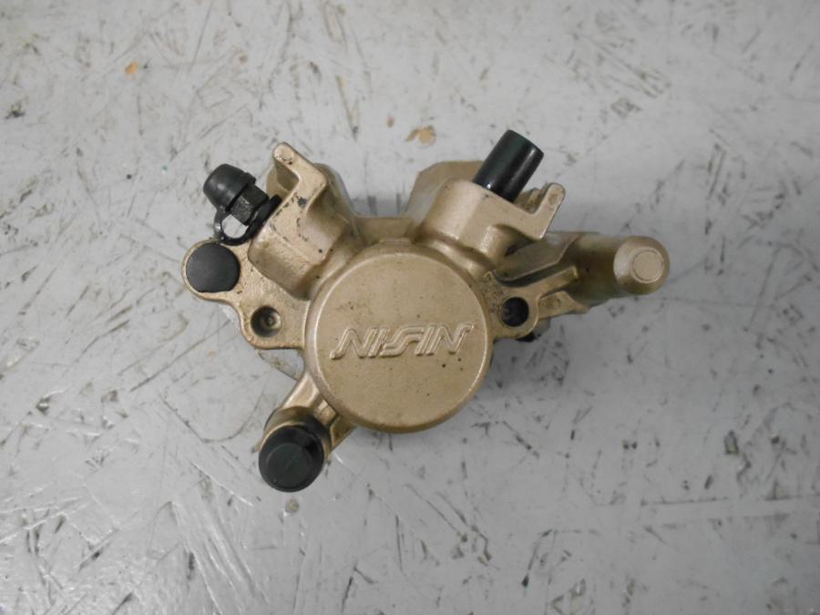 Framsidan på Bromsok från en Honda CBR 125 R -2006 motorcykel.