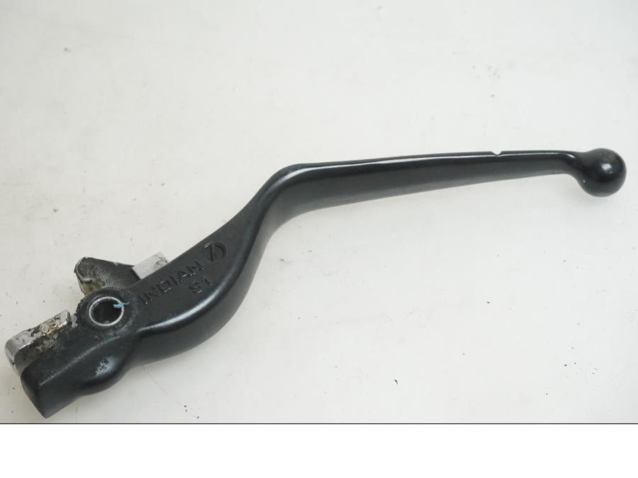 Vänster sida på Bromsgrepp från en Indian Chieftain Dark Horse -2019 motorcykel.