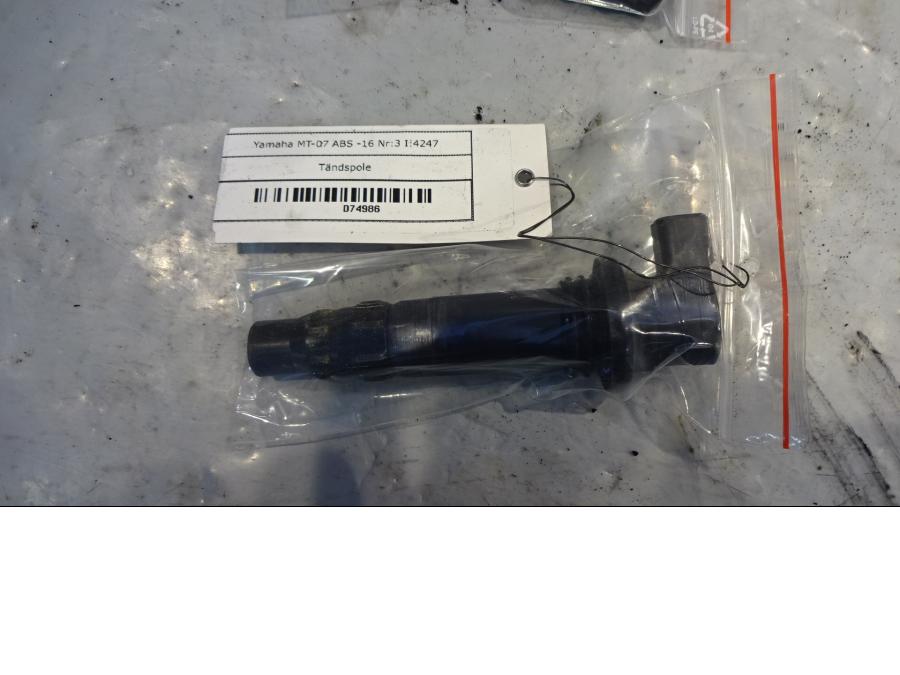 Framsidan på Tändspole från en Yamaha MT-07 -2016 motorcykel.