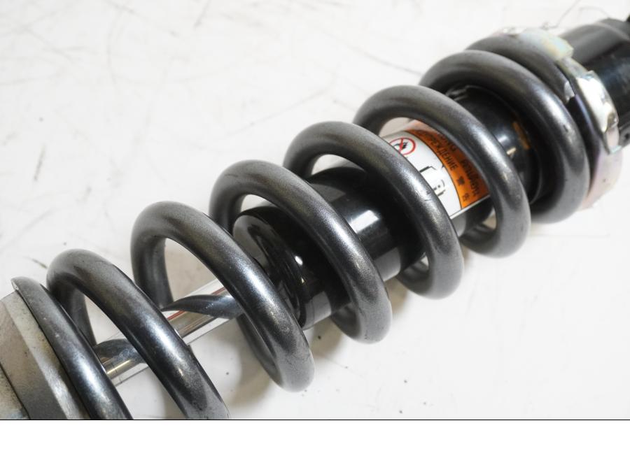 Höger sida på Stötdämpare från en Suzuki GSX-S 1000 -2015 motorcykel.