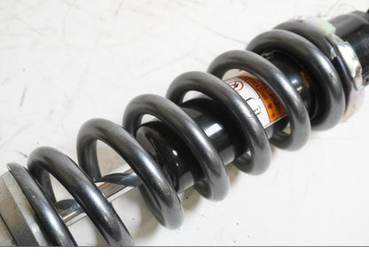 Höger sida på Stötdämpare från en Suzuki GSX-S 1000 -2015 motorcykel.