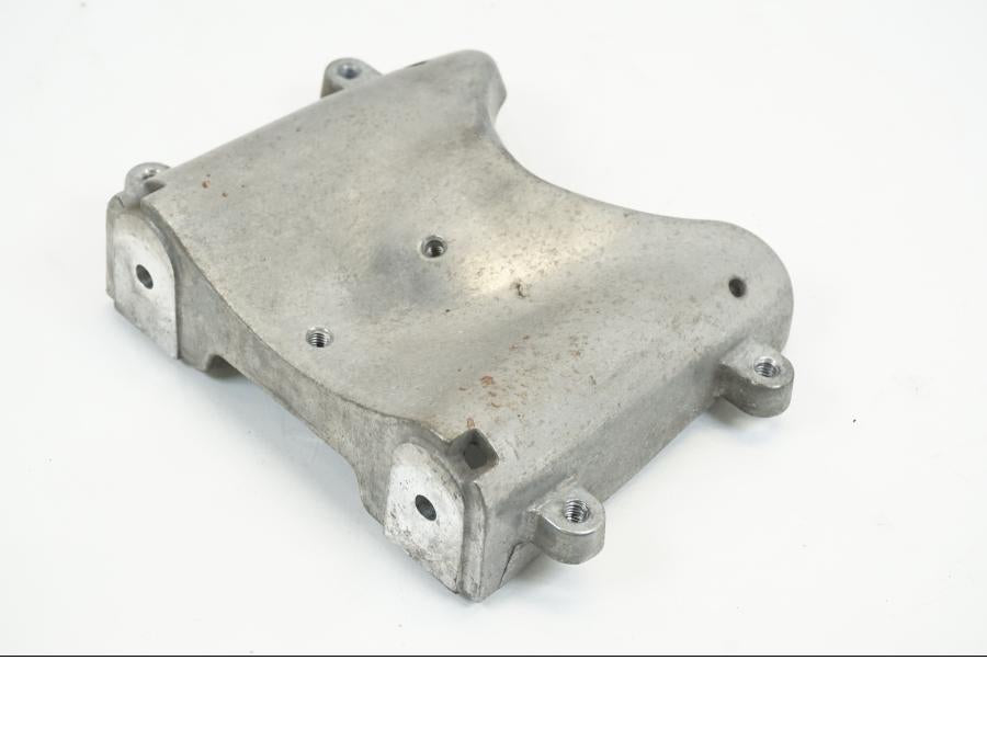 Höger sida på Strålkastarfäste från en Suzuki VL 1500 -1999 motorcykel.