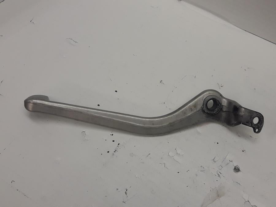 Baksidan på Bromspedal från en Triumph Tiger -1999 motorcykel.