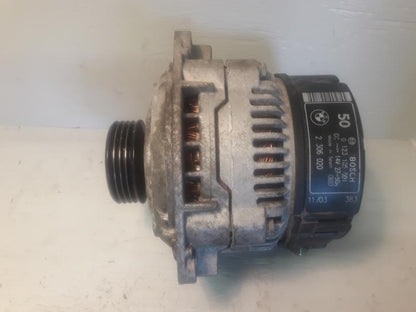 Framsidan på Generator från en BMW R 1150 GS -2003 motorcykel.