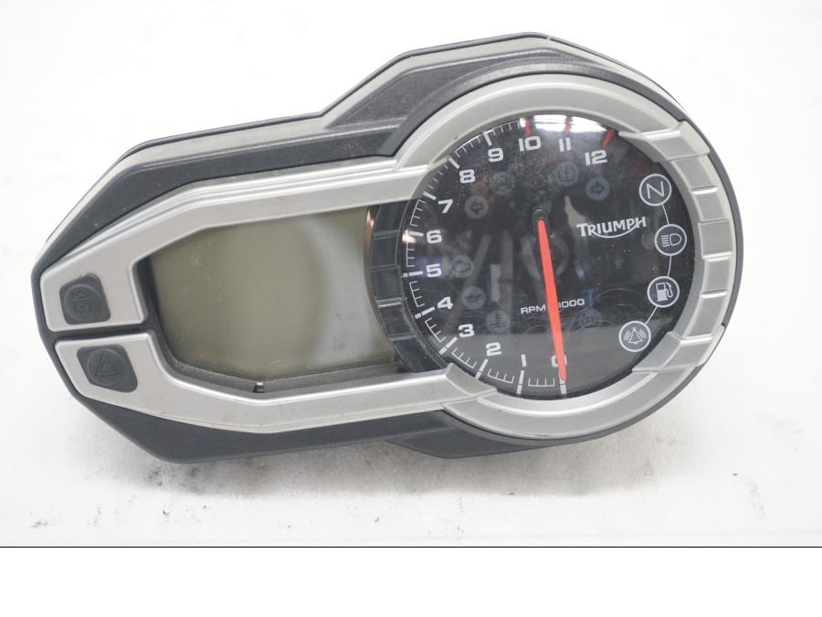 Framsidan på Instrumentpanel från en Triumph Tiger Explorer -2012 motorcykel.
