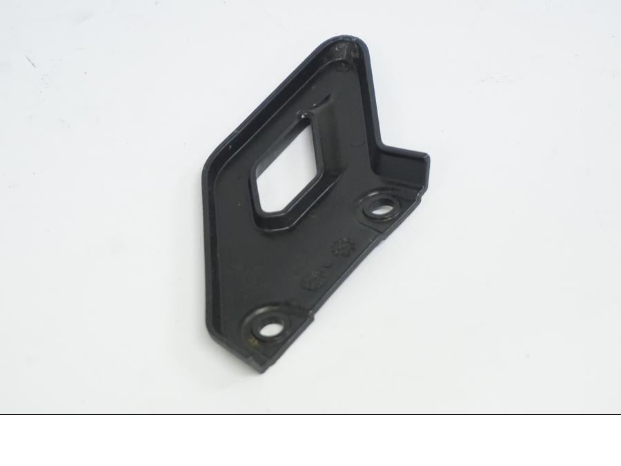 Höger sida på Fotpinnehälskydd från en Ducati Desert X -2022 motorcykel.