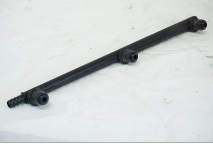 Framsidan på Fuel Rail från en BMW K 1600 -2015 motorcykel.