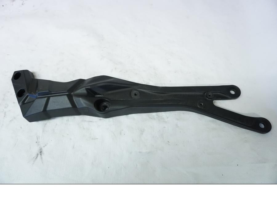 Framsidan på Ramdel från en Kawasaki Z 800 -2013 motorcykel.