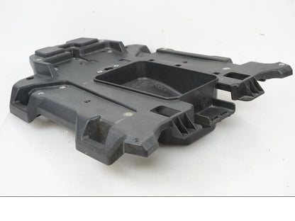 Baksidan på Passagerarhandtagsplast från en H-D Adventure Pan America Special RA1250S -2021 motorcykel.