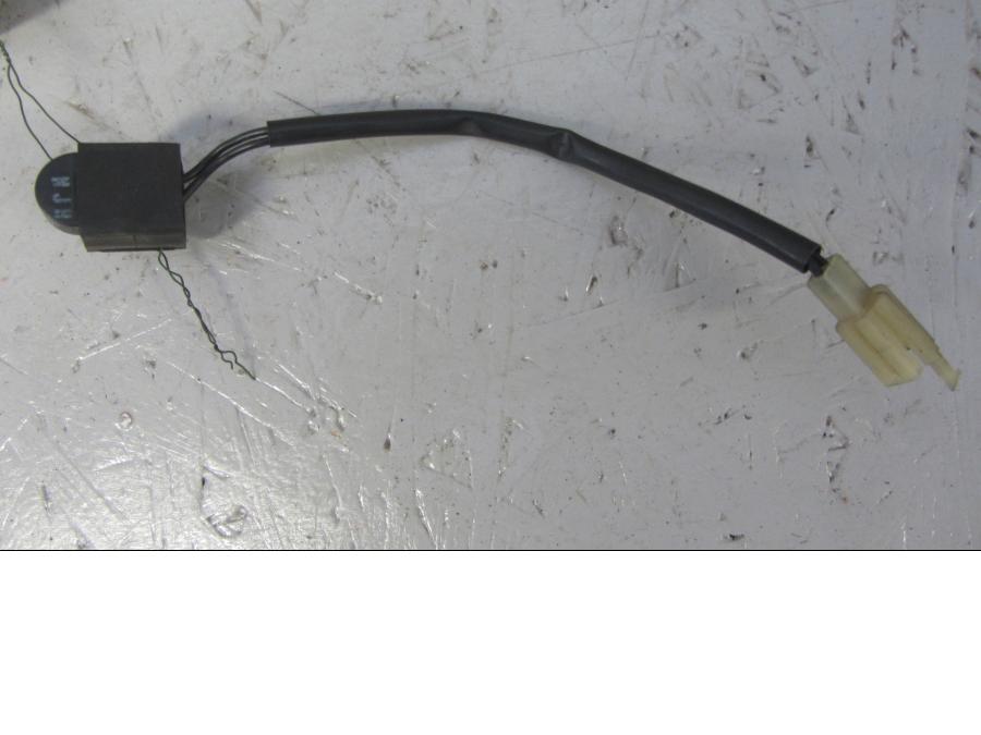 Framsidan på Relä från en Yamaha XVS 1100 -2002 motorcykel.